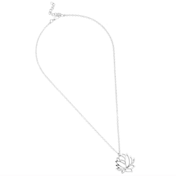 !🌟ONLY 3 LEFT🌟!🖤Silver Lotus Flower Necklace🖤 - Picture 2 of 2